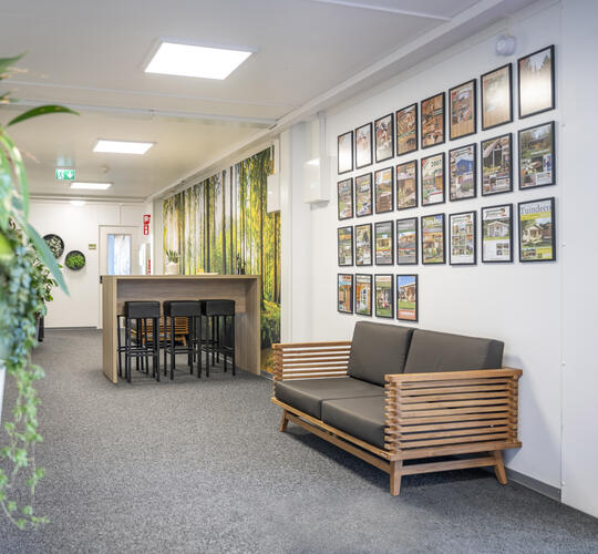 Välutrustade moduler för arbetsplatsen