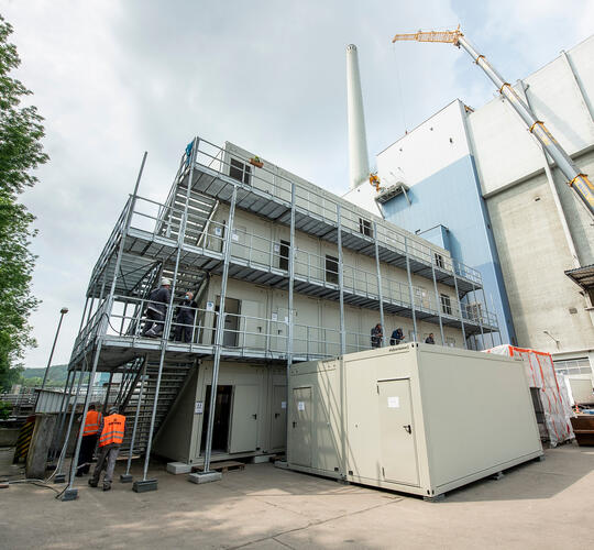Modulboende med utvändiga trappor och trappavsatser