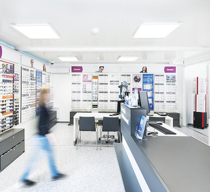 Optikerbutik i en modulanläggning