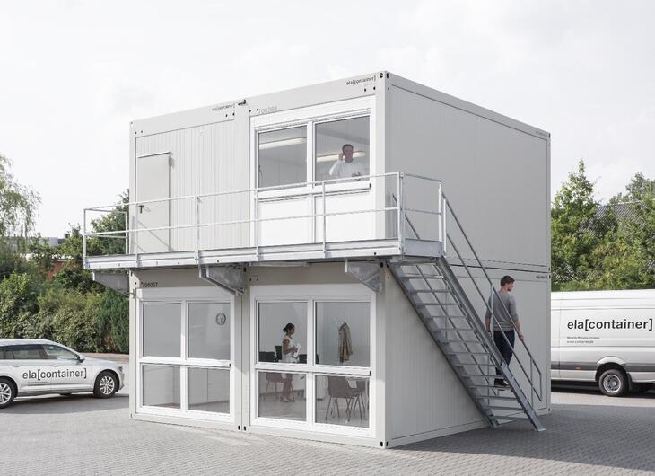 Litet kontor i två våningar