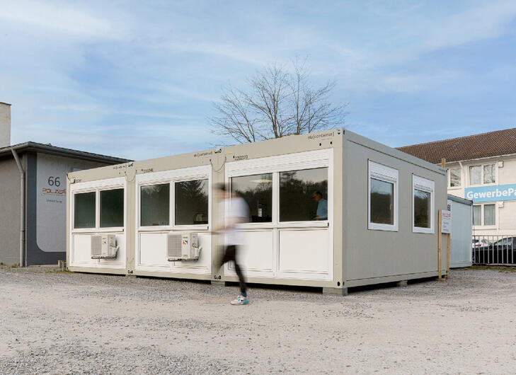 Liten kontorsanläggning med 3 moduler