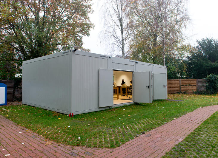 Undervisningslokaler med stora öppningsbara dörrar Undervisningslokaler med stora öppningsbara dörrar