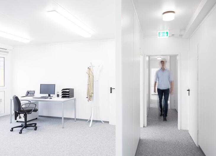 Modul med arbetsrum och korridor