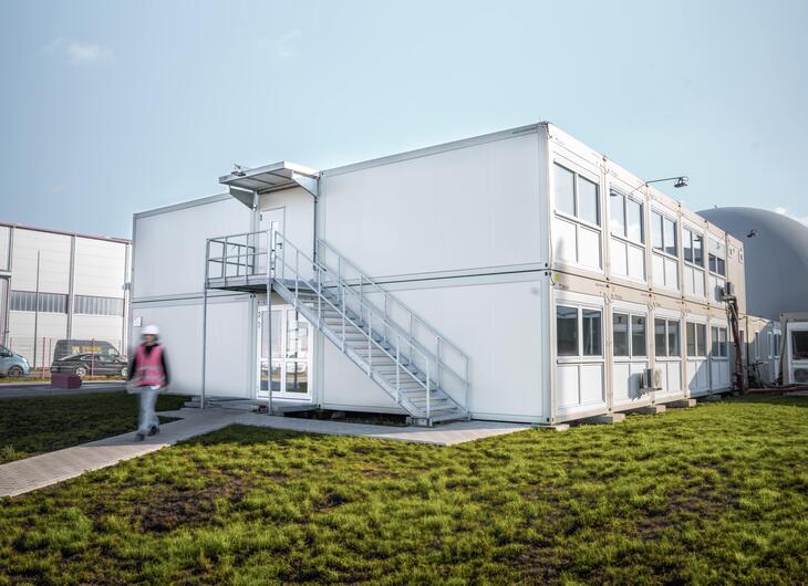 Modullösning med trappa på utsidan