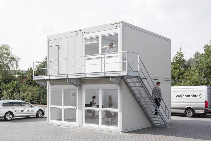 Liten arbetsplats med 4 moduler