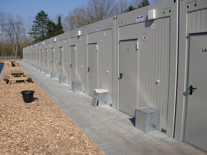 Bostadsanläggning med enskilda ingångar