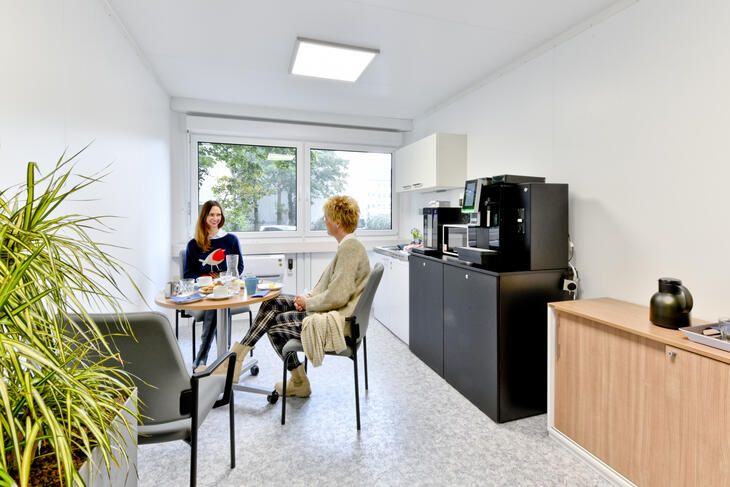 Uppehållsrum för lärare med pentry och fikahörna Uppehållsrum för lärare med pentry och fikahörna