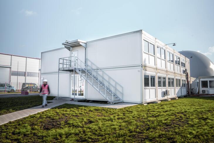 Modullösning med trappa på utsidan