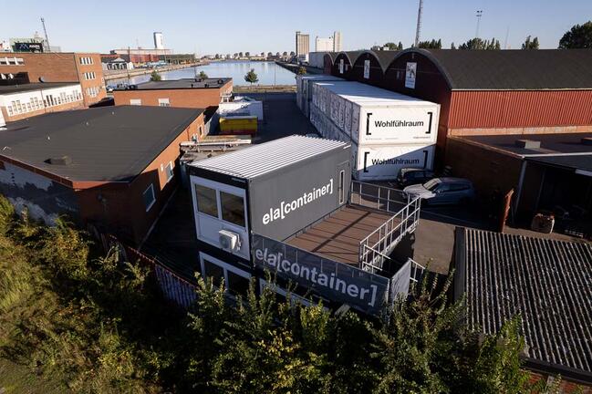 Showroom ELA Container