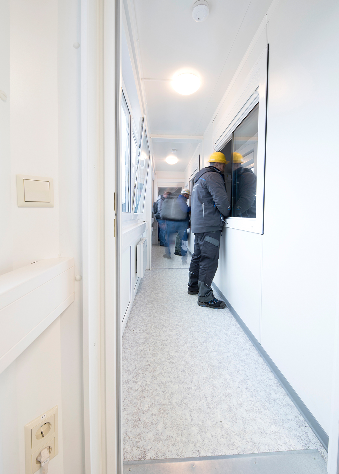 With the help of flexible wall elements, a registration office was built into the facility. With the help of flexible wall elements, a registration office was built into the facility.