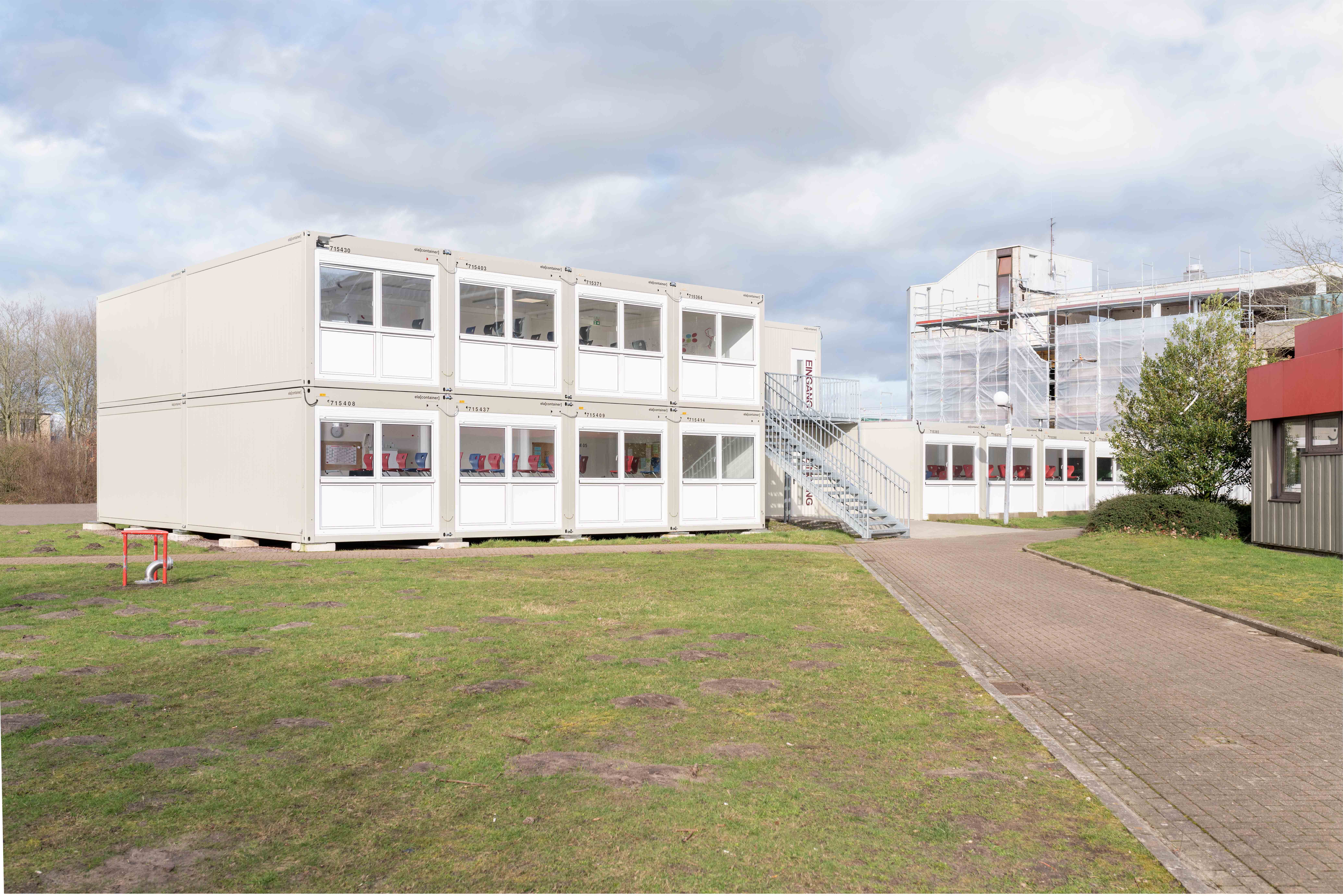 Window fronts provide a bright and friendly learning atmosphere. Window fronts provide a bright and friendly learning atmosphere.