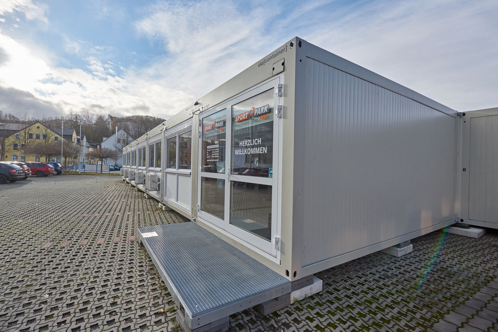 During the renovation work, the gym on the premises of Nickelhütte Aue GmbH moves into ELA containers.During the renovation work, the gym on the premises of Nickelhütte Aue GmbH moves into ELA containers. During the renovation work, the gym on the premises of Nickelhütte Aue GmbH moves into ELA containers.