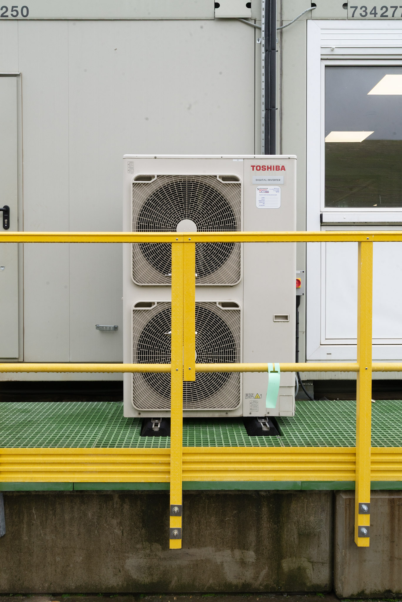 Combined air-conditioner and heater