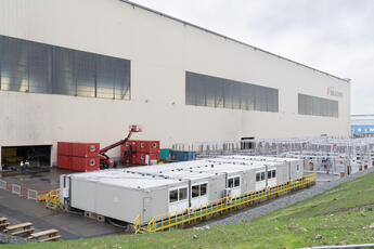 Smulders needed a complete set of welfare facilities, including break and canteen areas, washrooms and changing facilities.