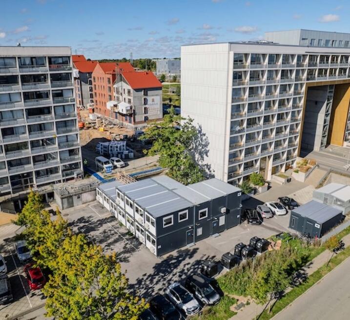 The container unit was positioned in the immediate vicinity of the construction site in the city centre.