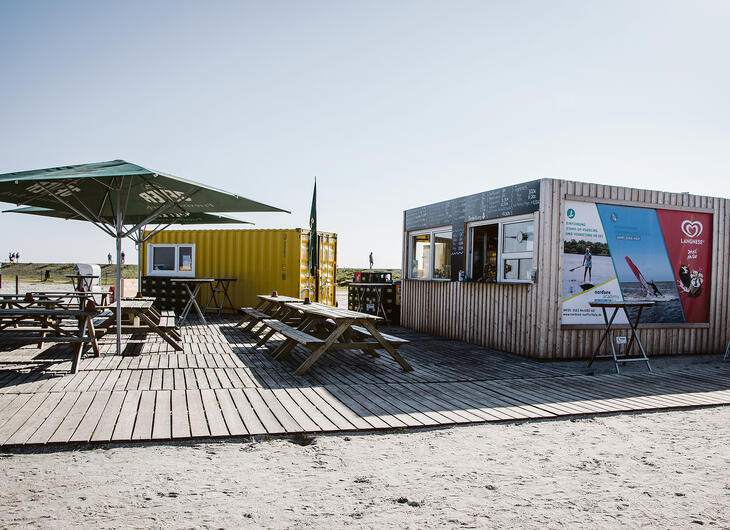 ELA Container - Mobiler Imbiss mit Lounge am Strand