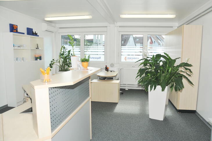 ELA Container - Praktischer Empfangsbereich und Büro