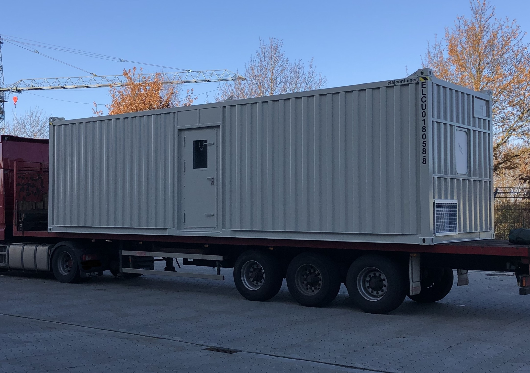 33 ft container on a truck