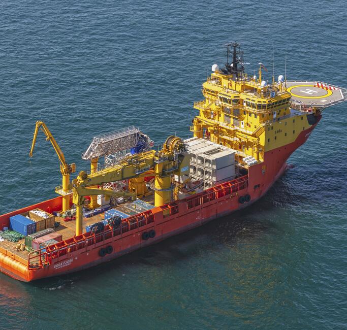 Container auf einem Schiff